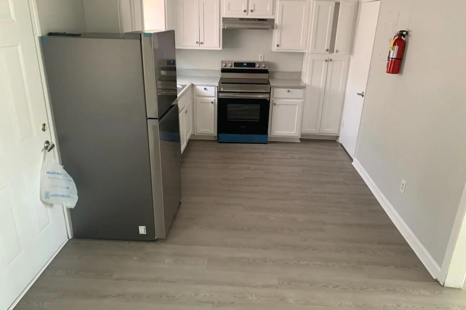 Fresh empty room after move-out cleaning in Riverdale GA