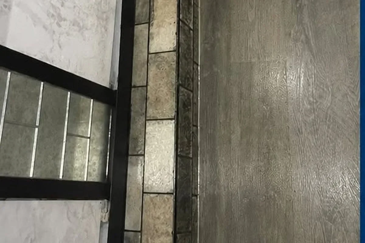 Bathroom tiles before cleaning in Riverdale GA
