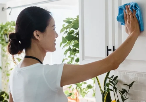 Professional kitchen deep cleaning in a Riverdale GA home